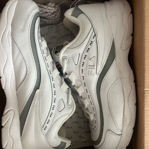 Fila Men's White and Gray Athletic Sneakers